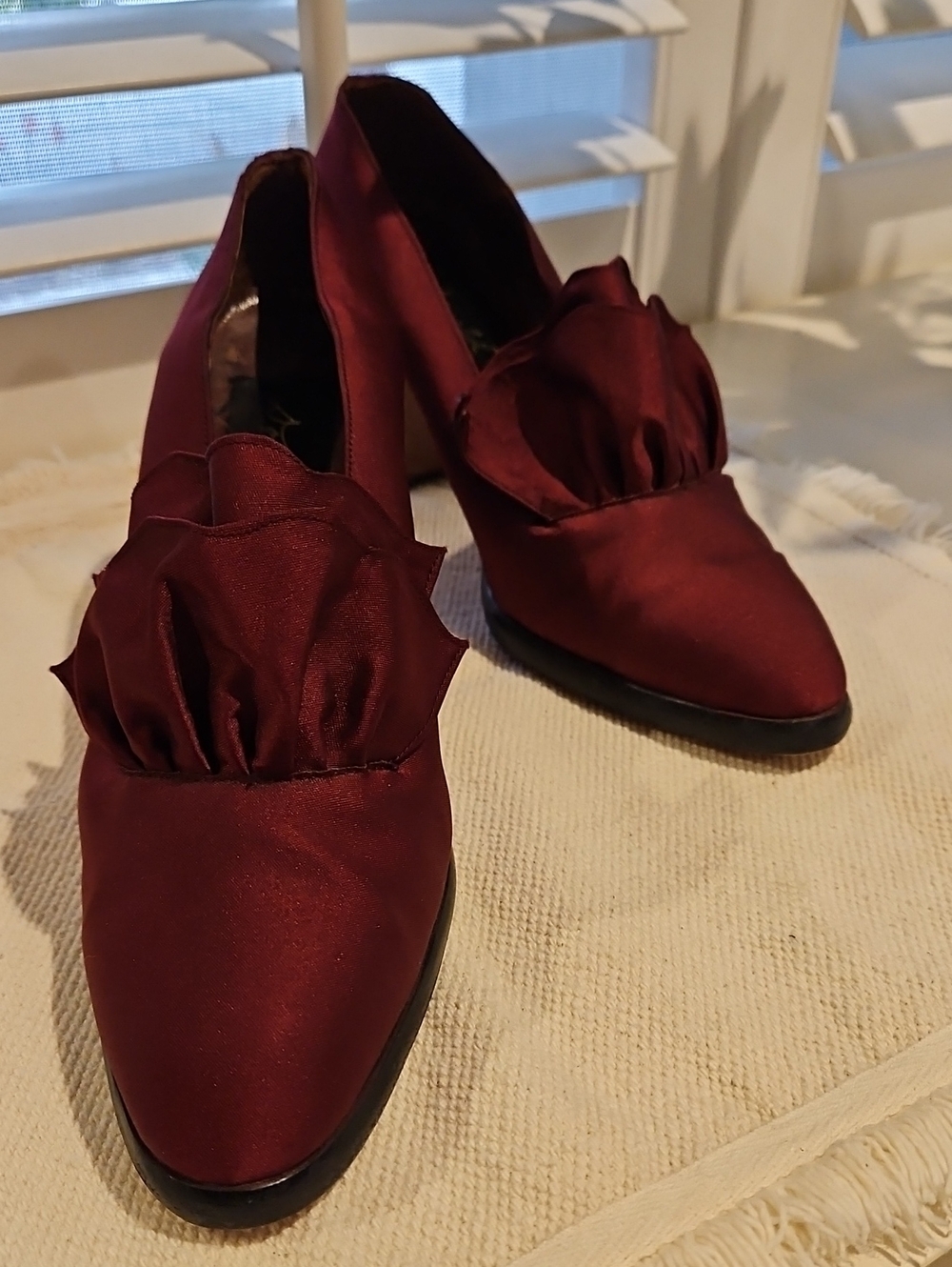Vintage Italian Made Leather And Burgundy Silk Shoes 0071